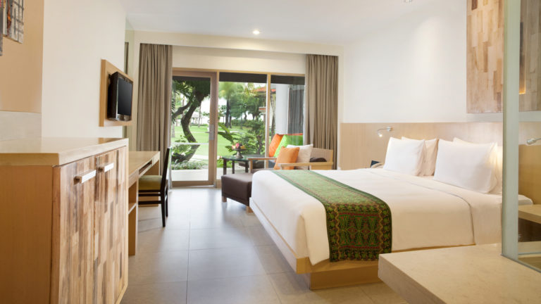 King Deluxe Garden Access | Holiday Inn Resort Baruna Bali